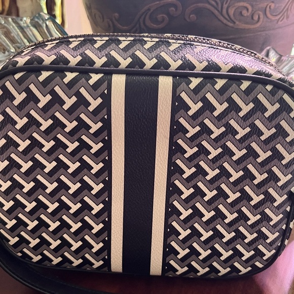 Tory Burch handbag and wallet - Picture 2 of 9